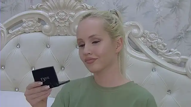 EllieFrosty_ live sex cam