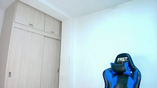 sophiax-x live sex cam