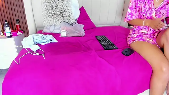 AURORAMARTIN2 live sex cam