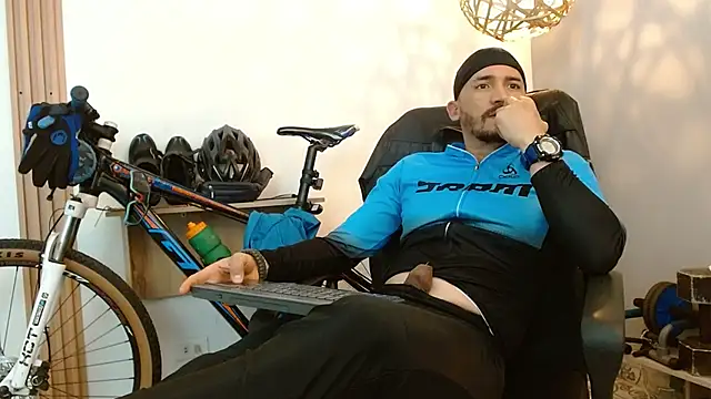 Reiko_85_ live sex cam