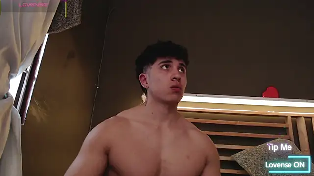 PaulEvens live sex cam