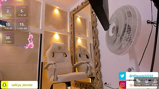 valirya_devote live sex cam