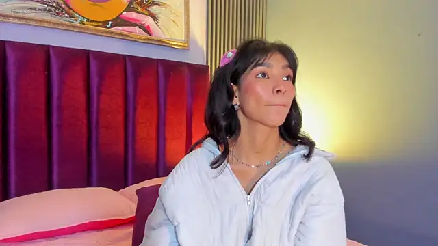 LauraAristizabal live sex cam