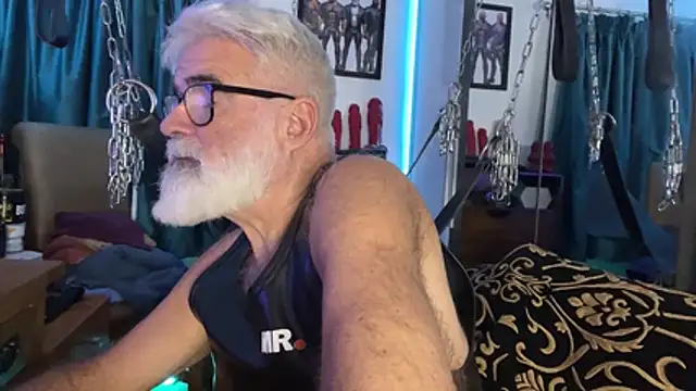 LeatherSdaddy live sex cam