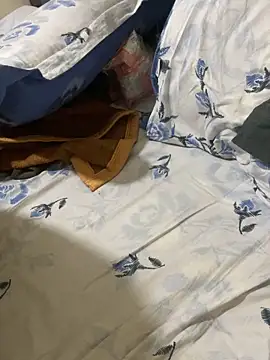 Straight_man_realmeet_now live sex cam