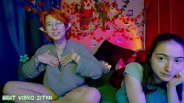 TrickyKitsune live sex cam