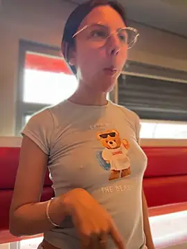 Bonniepark live sex cam