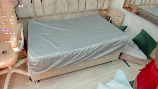 ari_monet live sex cam