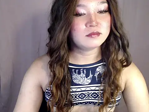 Eyes-on-me live sex cam