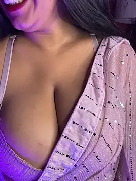 GLaM_GoDdEsS_143 live sex cam