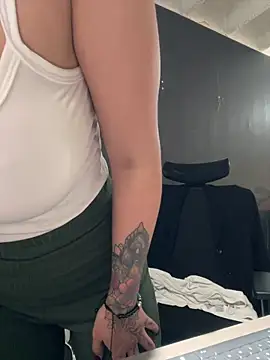 Isabella_Varella live sex cam