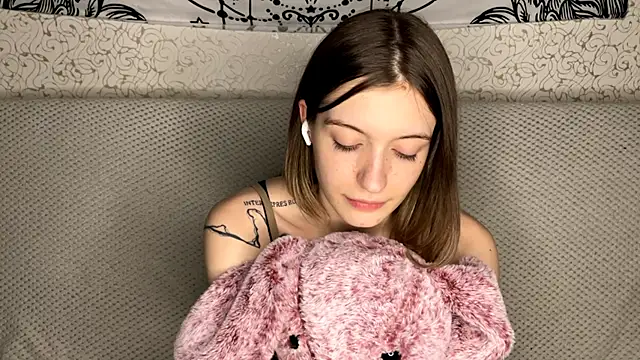 MiriamDongo live sex cam