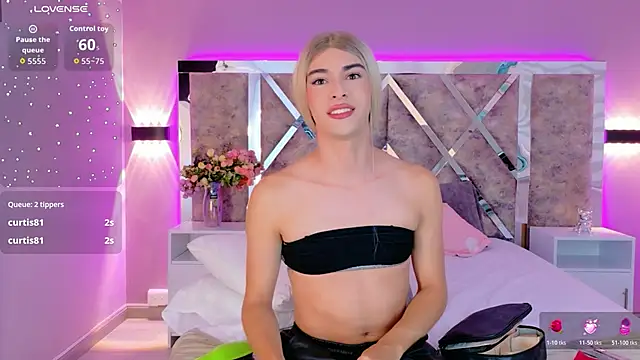 MaxiRogers live sex cam