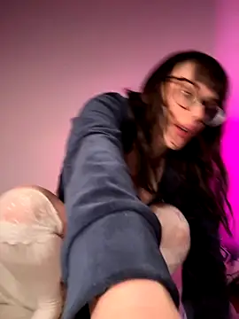 Mona-Peaches live sex cam