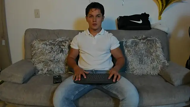 julian_wallace live sex cam