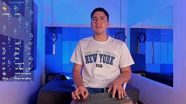 LiamNovak live sex cam