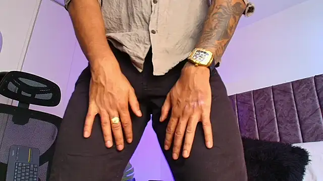 LiamGarcia1 live sex cam