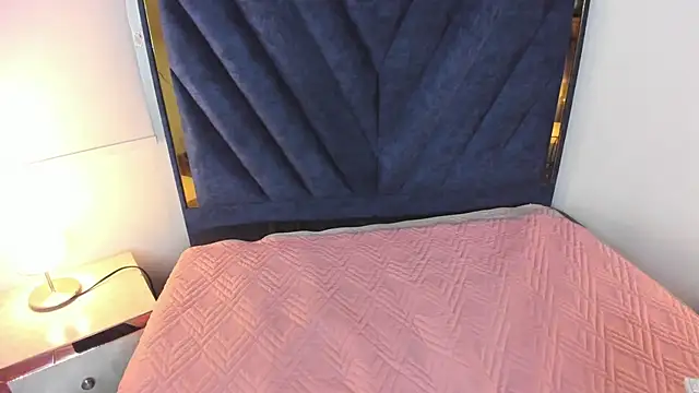 AlexaLaenz live sex cam