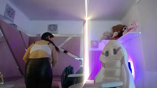 _Miaaleon live sex cam