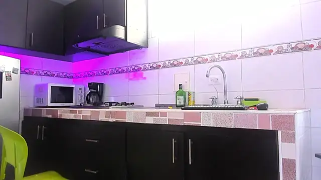 Emma-evans live sex cam