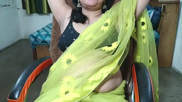 Cute_Mahi22 live sex cam