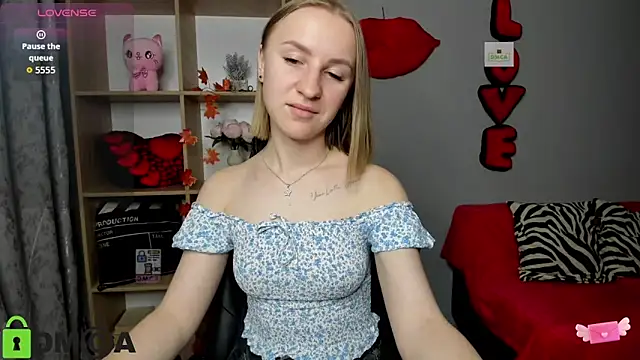 BeautyBlondy live sex cam