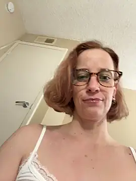 CreamedKitten live sex cam