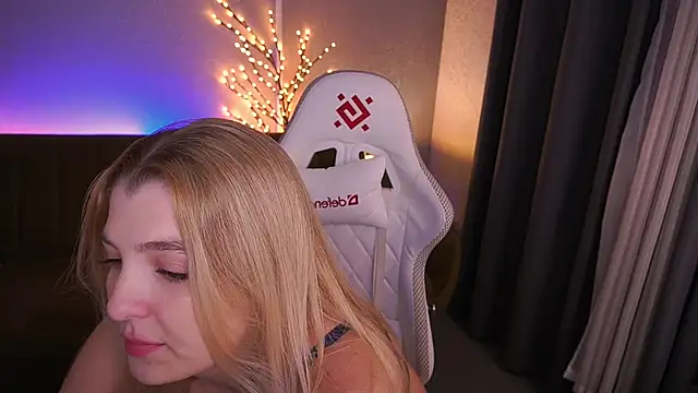 AnikaJane live sex cam