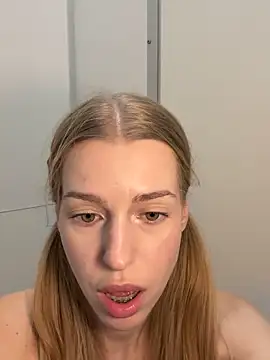 kira_mia live sex cam