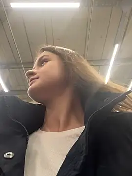 KittyQueeny live sex cam