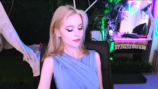 LeonaStane live sex cam