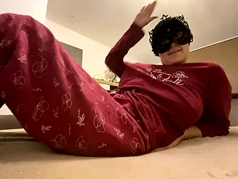 Marilou1983 live sex cam