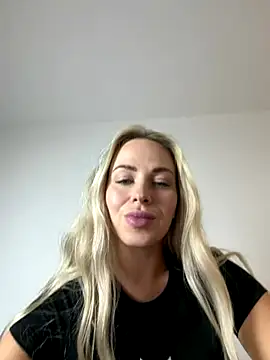 streetdoll live sex cam