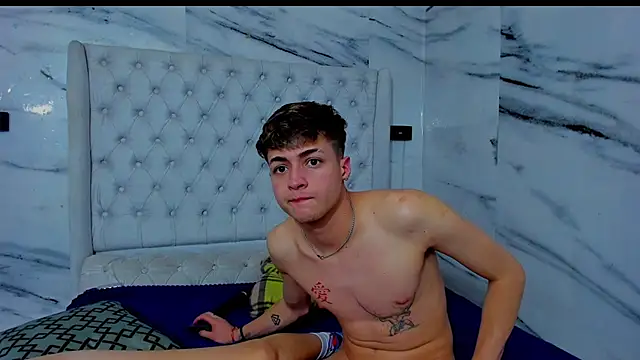 Ari_and_Storm live sex cam