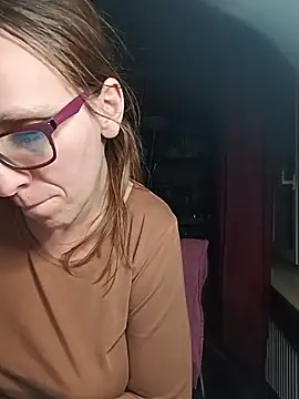 Dettybitch40 live sex cam