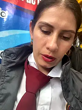 Alysson-- live sex cam