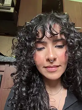 SugarTroubl33 live sex cam