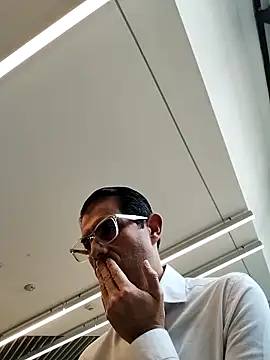 Fuegosutil live sex cam