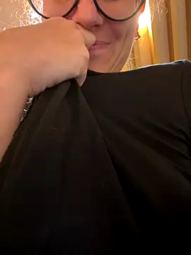 NataKitten live sex cam