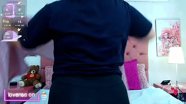 ThyaraJhons live sex cam