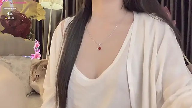 --102KymMiiss-- live sex cam