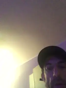 Pilote19 live sex cam