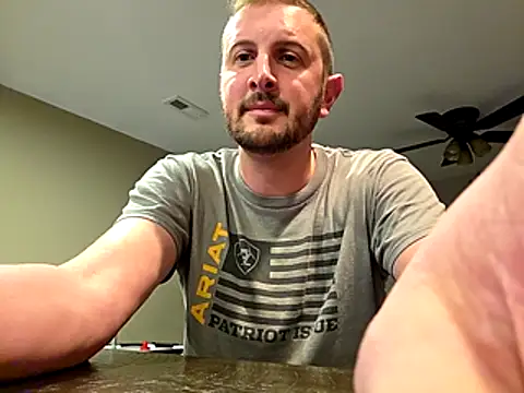 MrMechanic38 live sex cam