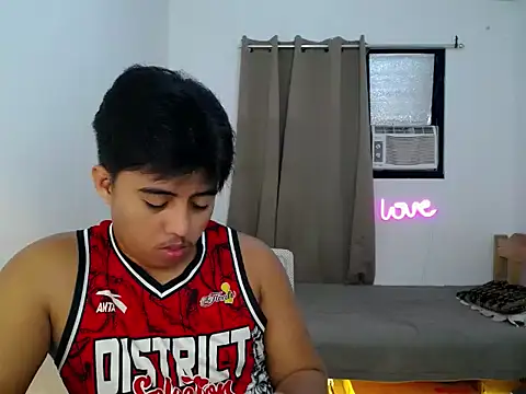 Hugecock2hundle_intown live sex cam