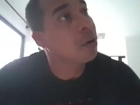 JUNINHOLEKEJR live sex cam