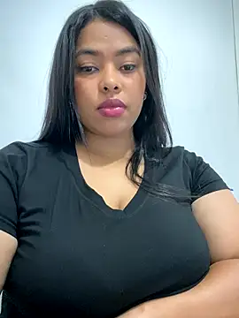 PUSHYLATE live sex cam