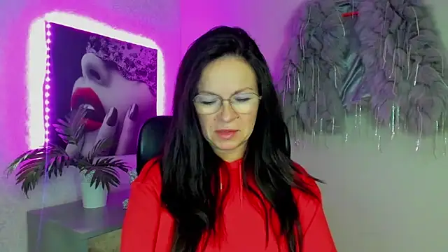 HelenLuxx live sex cam