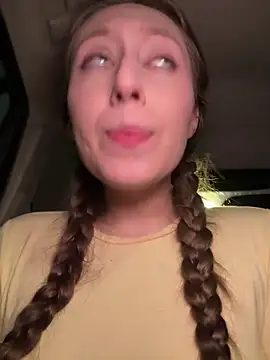 FroggyAnna live sex cam