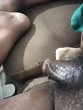 Curvy_Pounder live sex cam