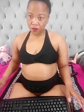 massive_booty25 live sex cam